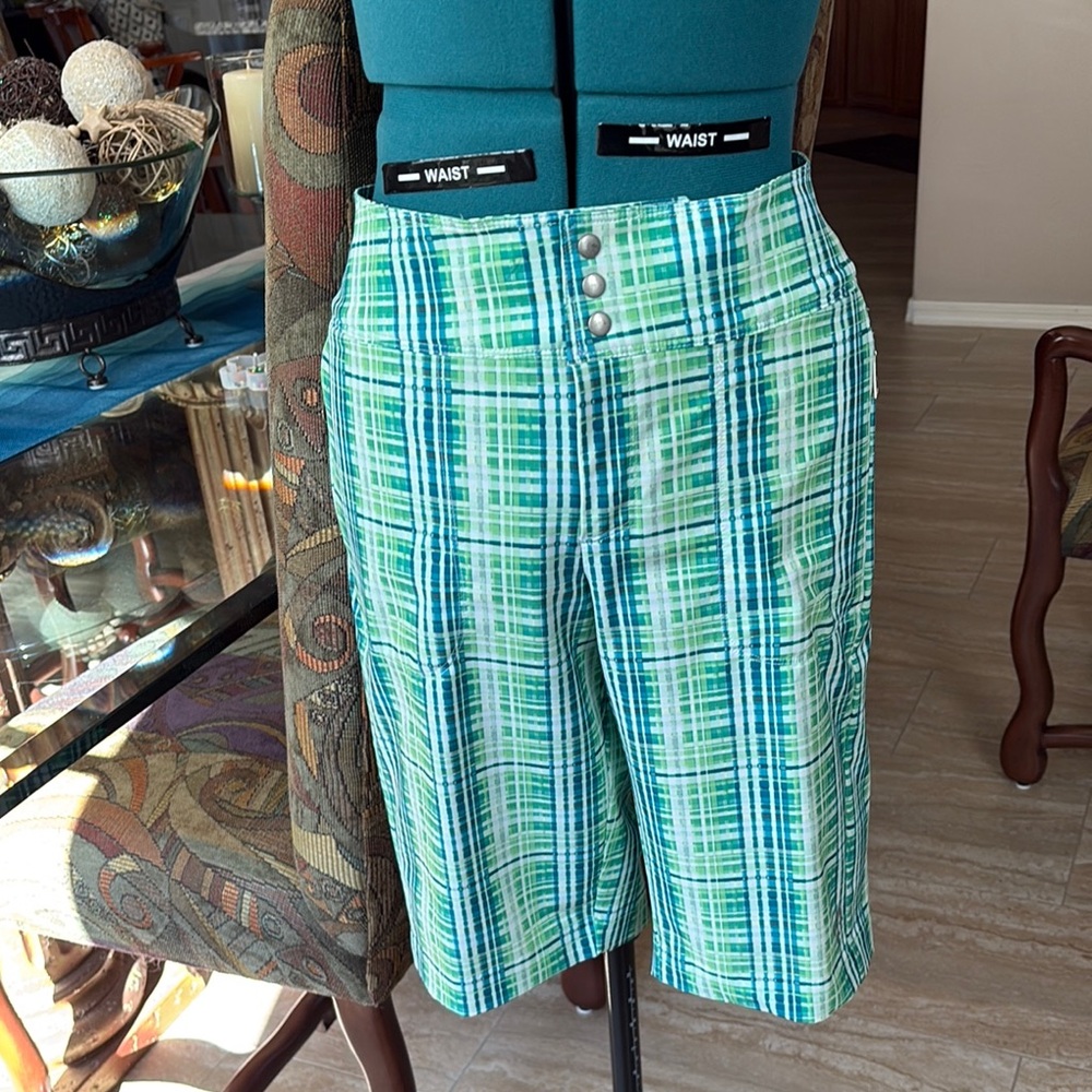 🔥 Closet Clear Out🔥. Green and Blue Plaid Shorts By Jofit
